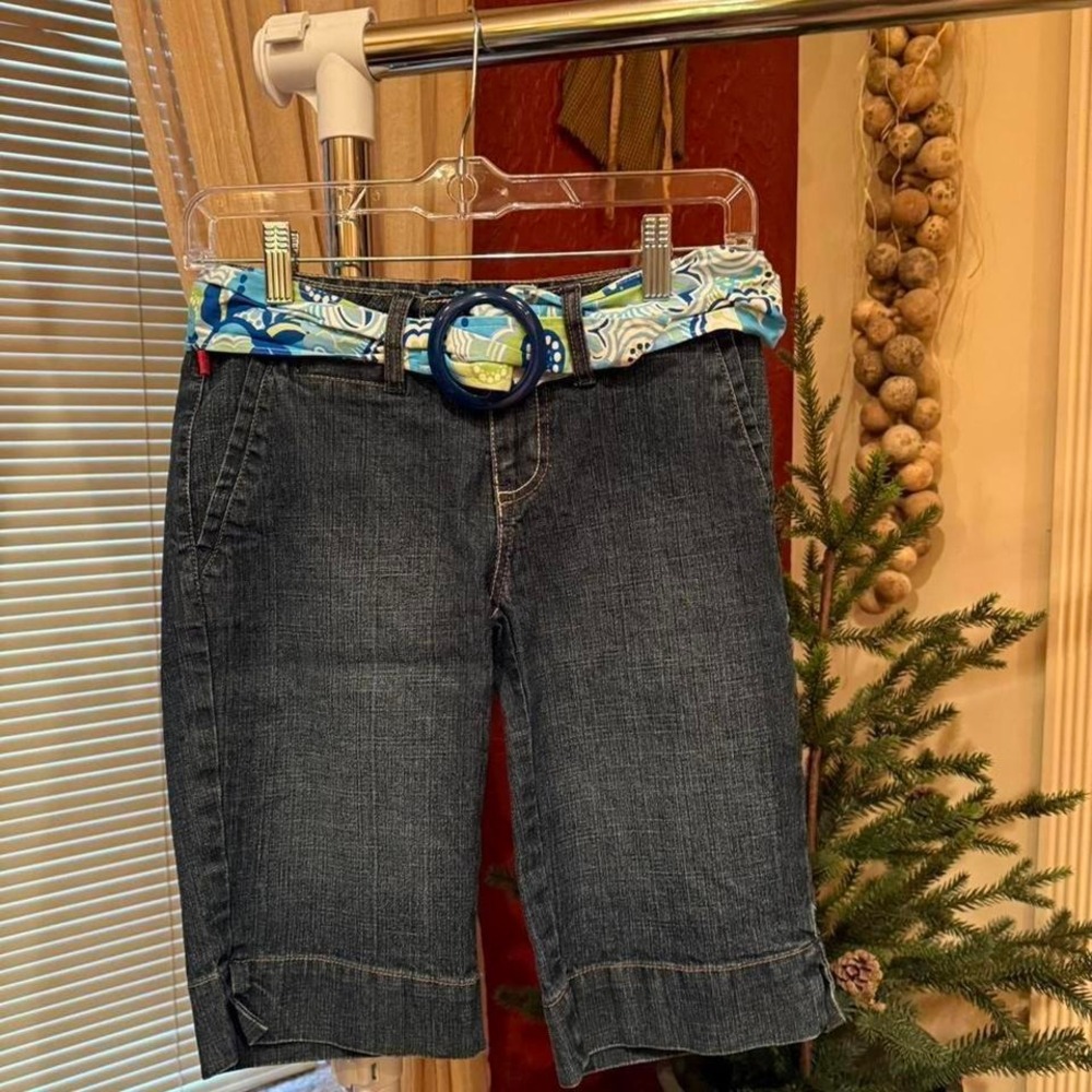 Bongo Capris W/ Belt.